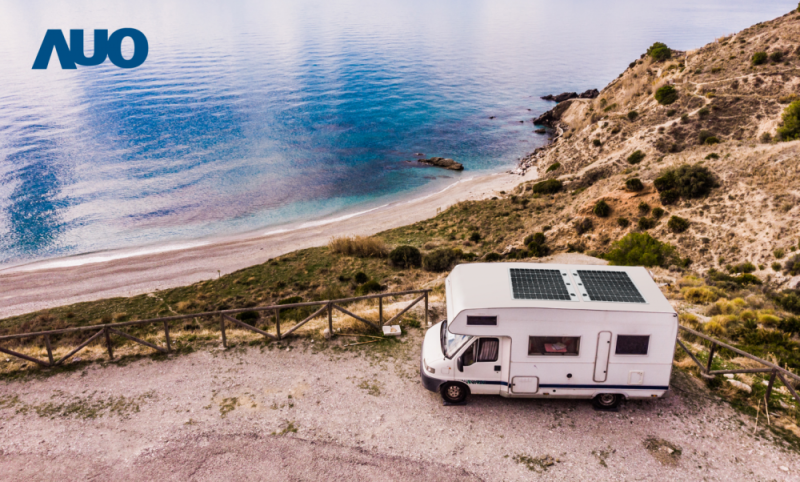 「可撓輕量化太陽光電板SunCurva」使用輕量特殊耐候型複合板取代傳統太陽能板的玻璃前板，不僅降低70%重量，每米平方僅3Kg；具有抗衝擊性能及通過電磁相容性測試，可應用於交通運輸工具，如露營車、遊艇等